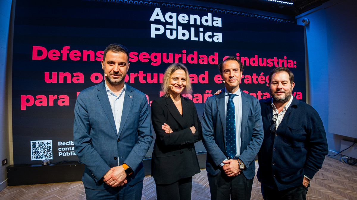 Irene Blázquez modera el microespacio de 'Agenda Pública' 'Defensa, seguridad, industria: una oportunidad para Europa, España y Catalunya'.