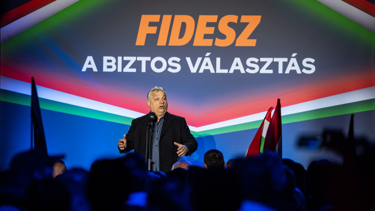 El primer ministro húngaro, Viktor Orbán, en un acto de campaña de su partido, Fidesz.