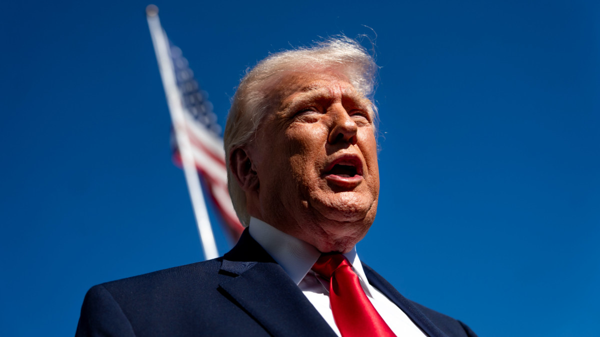 El presidente de EE. UU., Donald Trump, podría perder el apoyo de las cámaras legislativas en las elecciones de medio mandato.