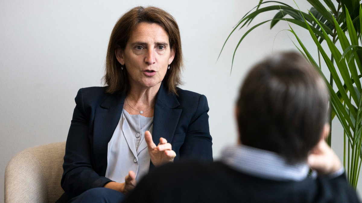Teresa Ribera recibe a 'Agenda Pública' en la sede de la Comisión Europea en Bruselas.