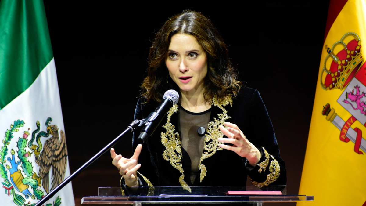 La presidenta de la Comunidad de Madrid, Isabel Díaz Ayuso, interviene durante el encuentro 
