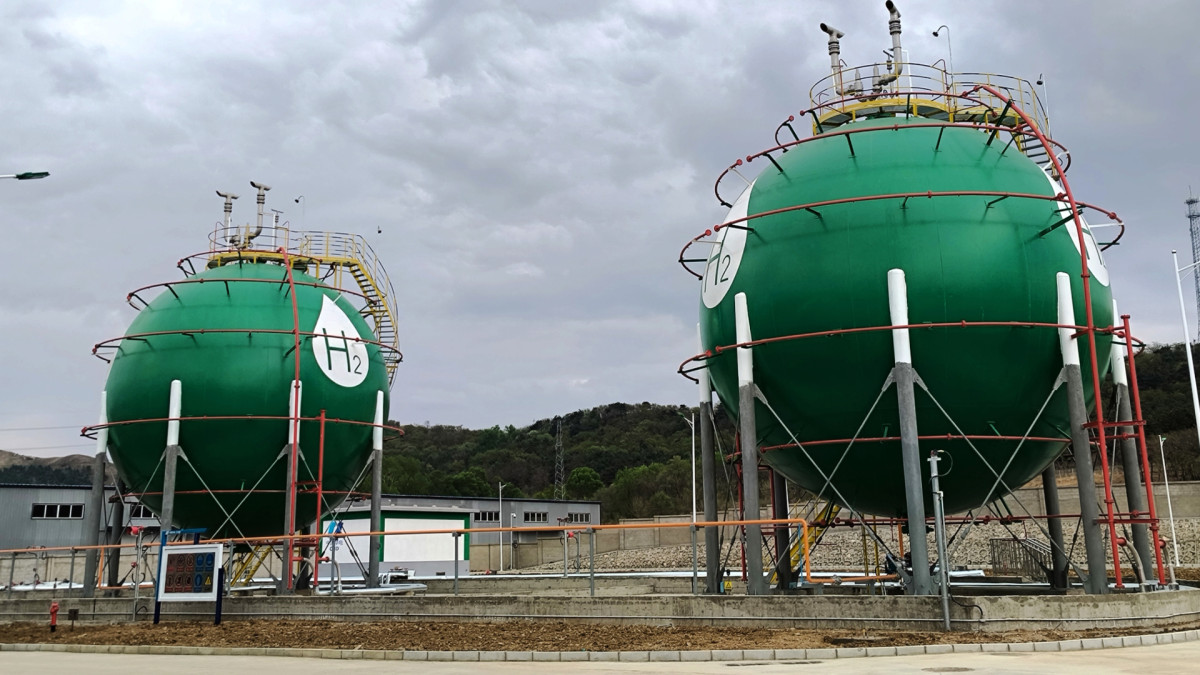 Navazo propone alternativas para que España continúe avanzando hacia ser una potencia energética.