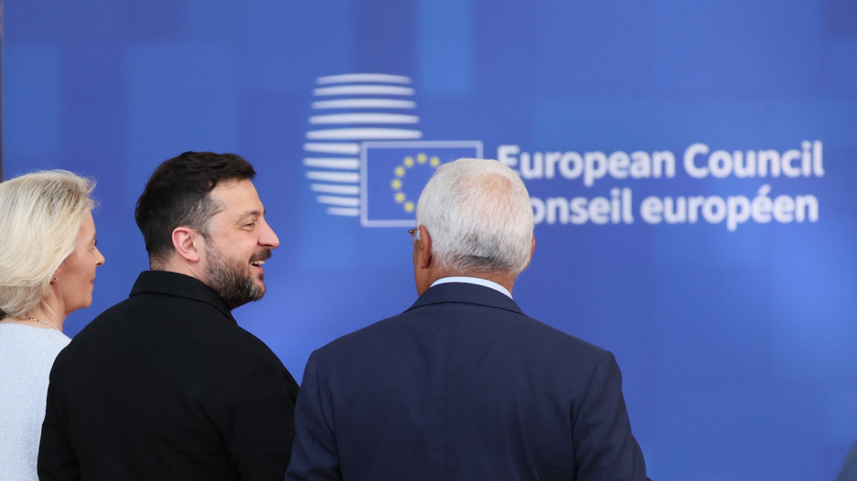 El presidente del Consejo Europeo, António Costa; el presidente de Ucrania, Volodímir Zelenski; y la presidenta de la Comisión Europea, Ursula von der Leyen.