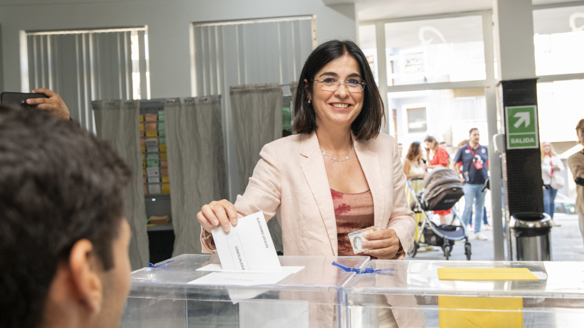 Carolina Darias, por entonces candidata a la alcaldía de Las Palmas de Gran Canaria, ejerciendo el voto en las pasadas elecciones municipales del año 2023