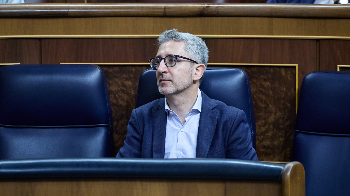 El ministro de Hacienda, Arcadi España, durante una sesión plenaria, en el Congreso de los Diputados