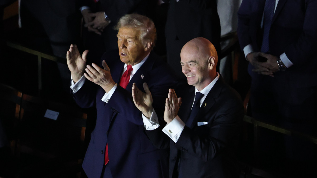 El presidente de Estados Unidos, Donald Trump, junto al presidente de la FIFA, Gianni Infantino.