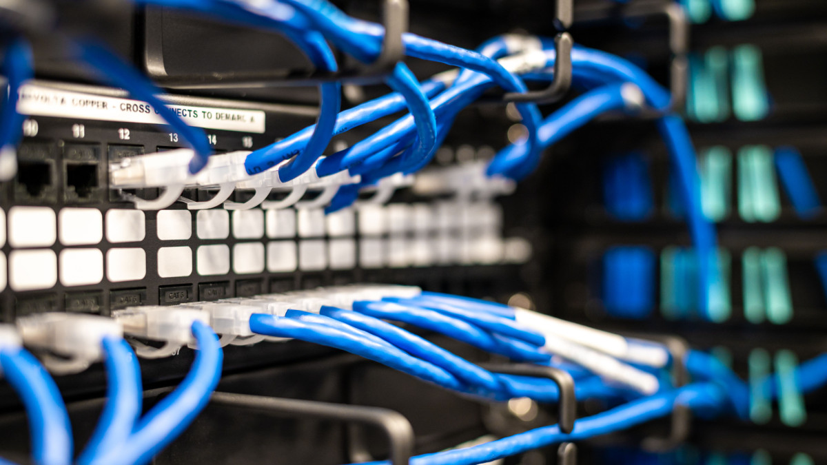 La infraestructura digital es la base del despliegue de la inteligencia artificial y uno de los principales focos de dependencia tecnológica para instituciones y empresas.