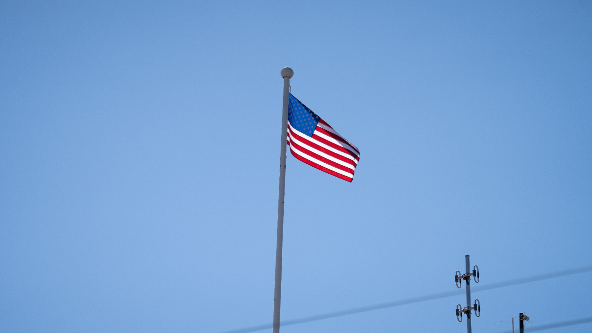 Bandera de Estados Unidos en el Consulado de Estados Unidos en Barcelona.