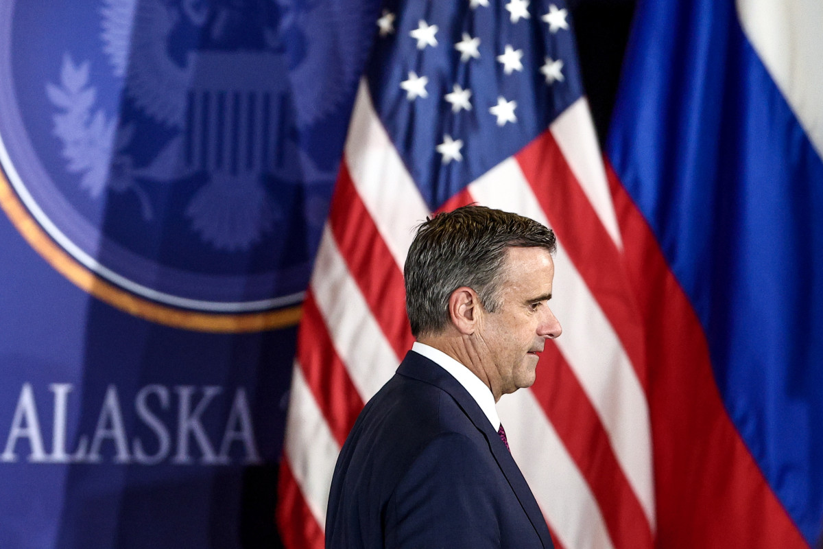 El presidente de la CIA, John Ratcliffe, presente en Alaska durante el último encuentro oficial entre el presidente estadounidense, Donald Trump, y su homólogo ruso, Vladímir Putin. | Sergei Bulkin / Zuma Press / Europa Press