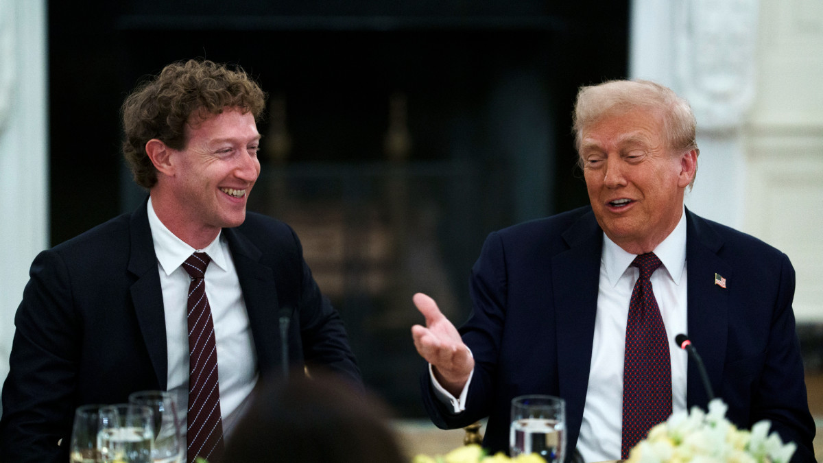 Mark Zuckerberg y el presidente de EE. UU., Donald Trump. | Will Oliver - Pool via CNP / Zuma Press / Europa Press