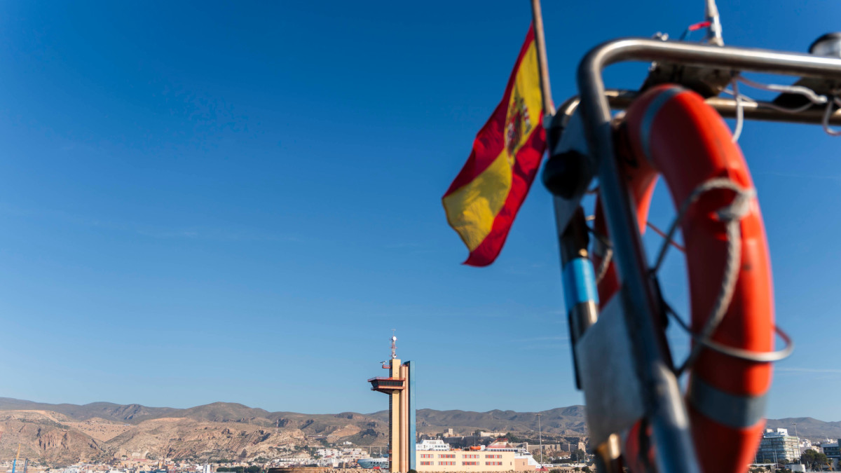 La Armada española realiza un ejercicio de seguridad marítima en las costas de Almería. | Marian León / Europa Press