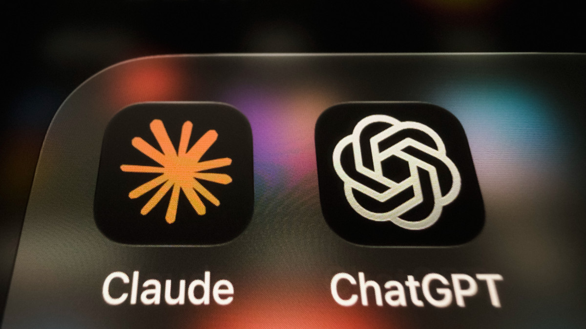 Claude, de Anthropic y ChatGPT, de OpenAI. | Andre M. Chang / Zuma Press / Europa Press