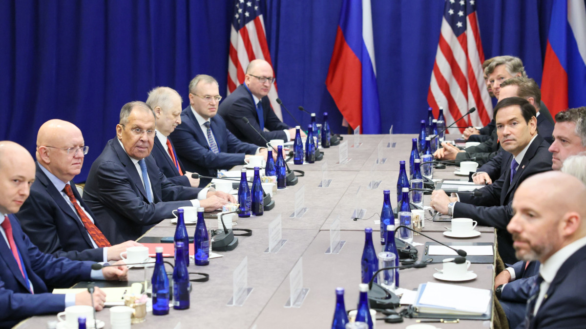 Sergei Lavrov y Marco Rubio, representantes de exteriores de Rusia y Estados Unidos, en la asamblea de la ONU. | Щербак Александр / Zuma Press / Europa Press