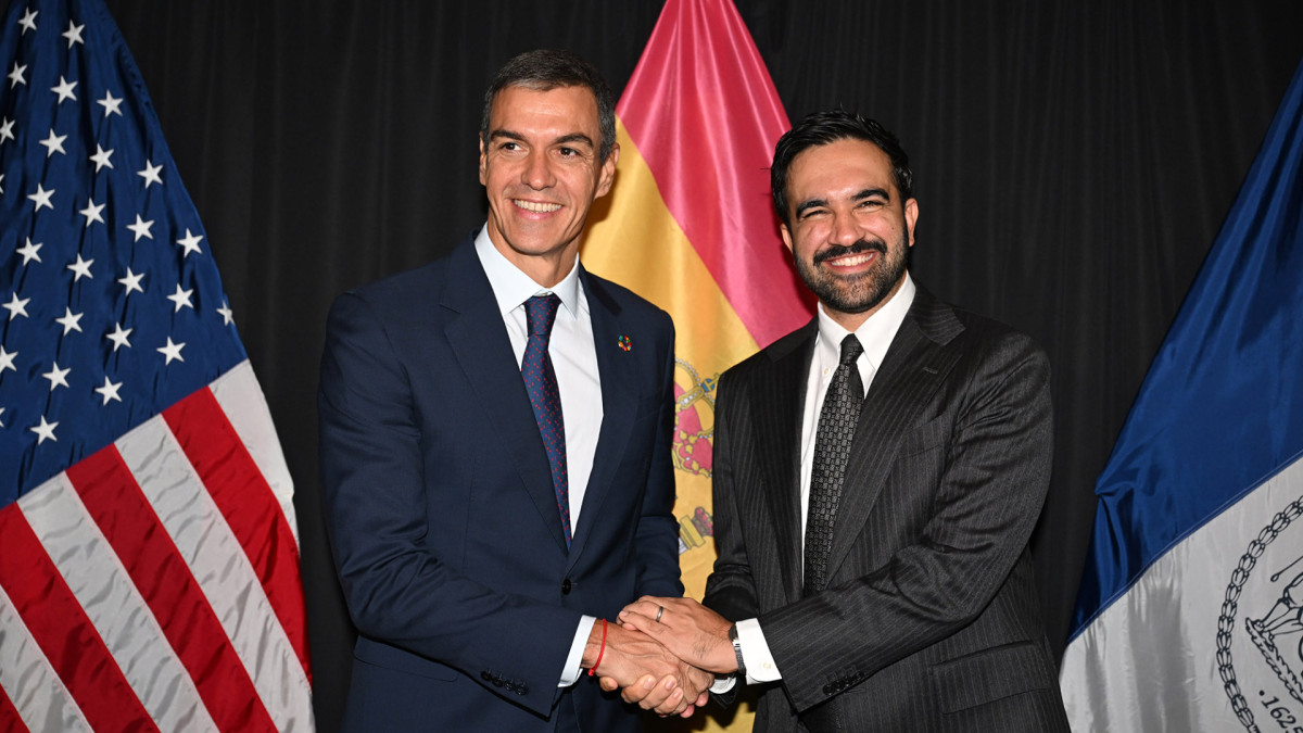 El presidente del Gobierno, Pedro Sánchez, y el alcalde de Nueva York, Zohran Mamdani. | Pool Moncloa / Borja Puig de la Bellacasa