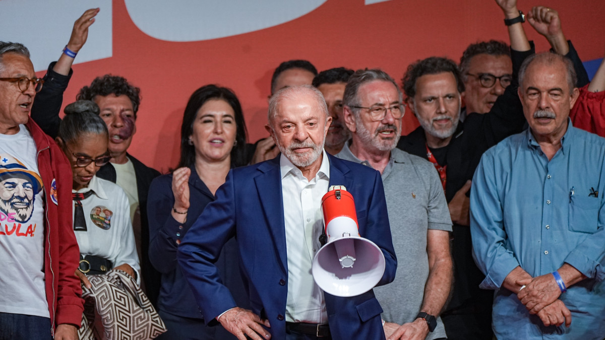 El presidente Lula da Silva en la noche electoral de la primera vuelta.