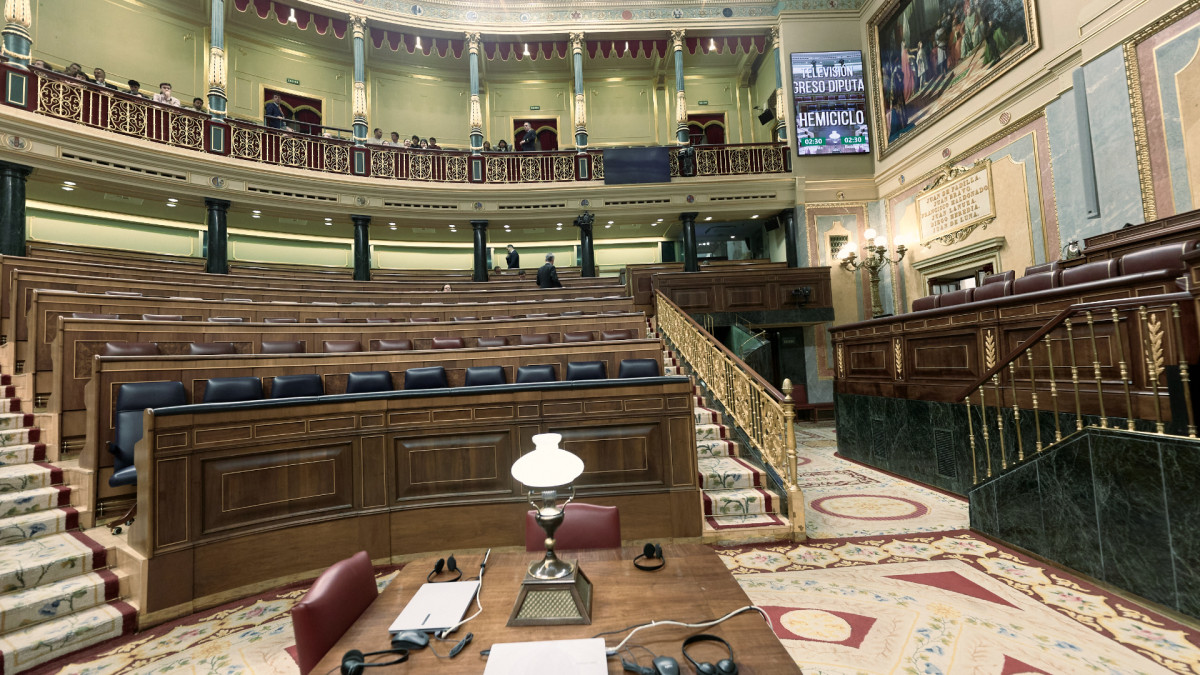 El hemiciclo vacío antes de una sesión plenaria en el Congreso. | Jesús Hellín / Europa Press