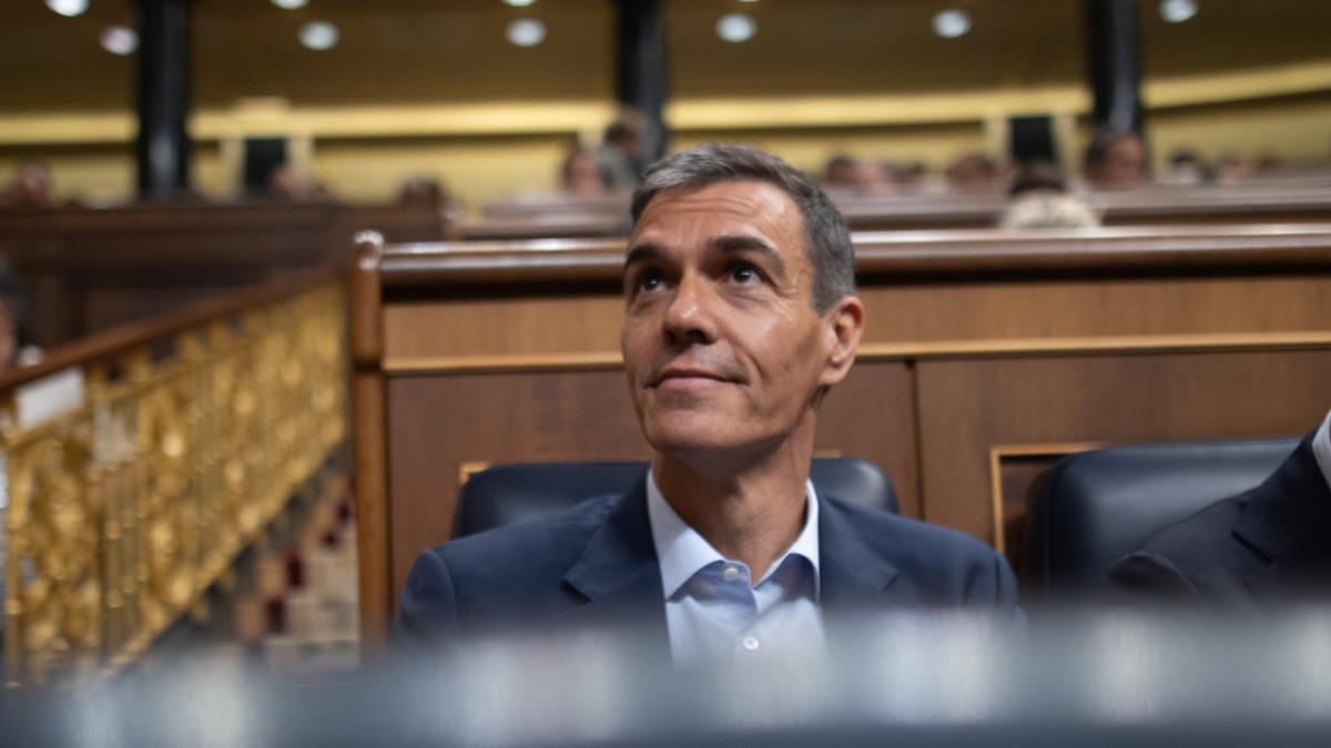 El presidente del Gobierno en su escaño en el Congreso de los Diputados.