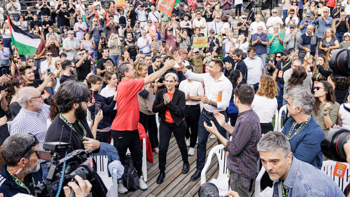 Ada Colau y Emilio García en el acto de presentación del Frente Amplio en Madrid. | Carlos Luján / Europa Press