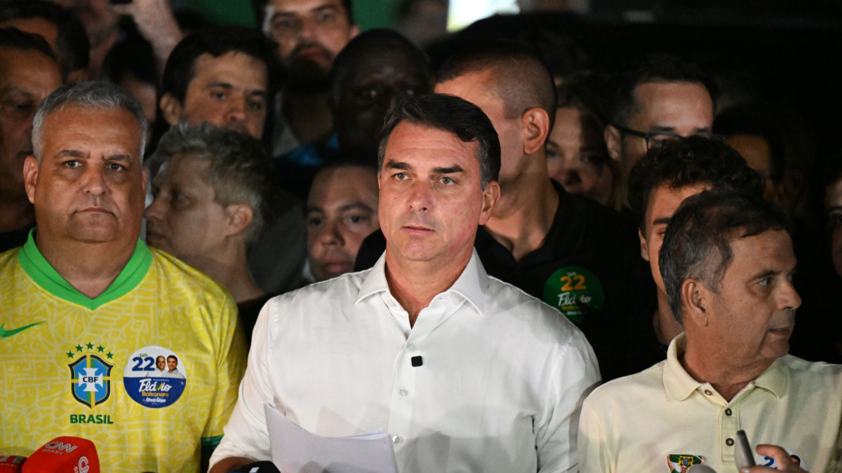 El candidato presidencial Flávio Bolsonaro en la noche electoral del balotaje. | Jin Haoyuan / Xinhua News / Europa Press