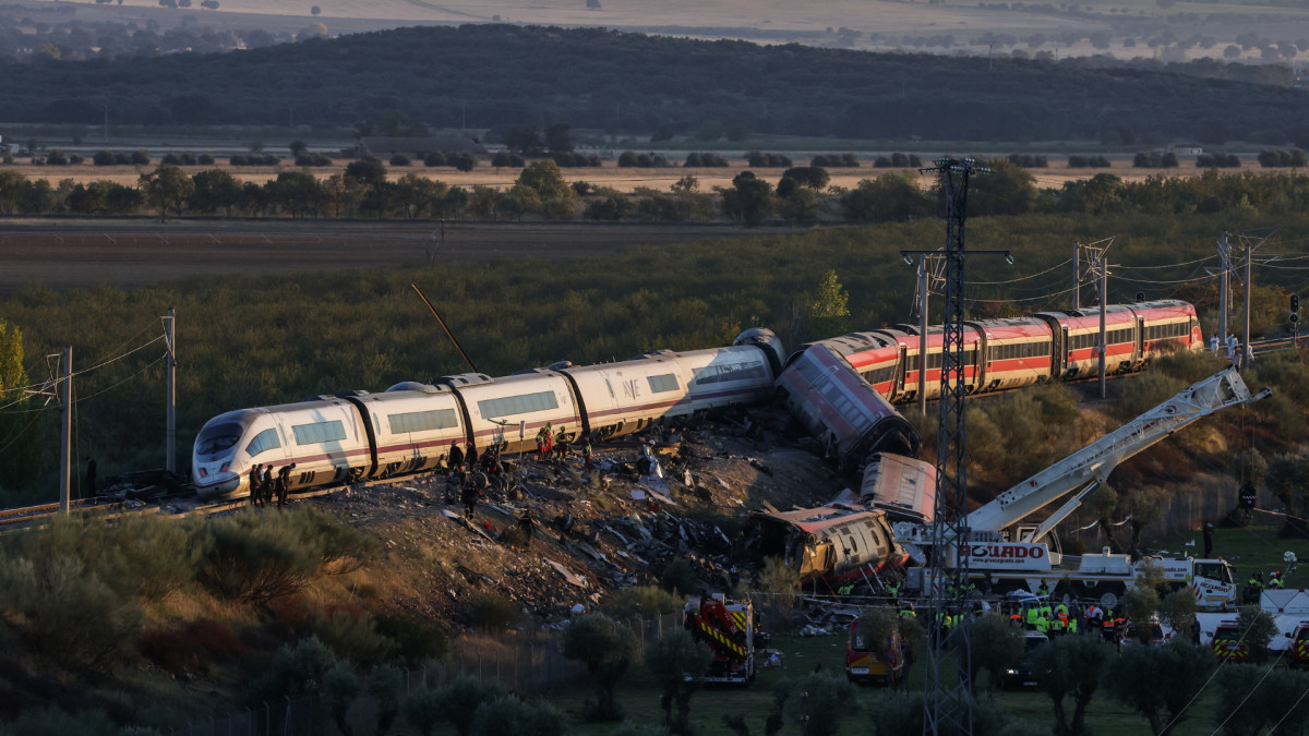 Dos trenes colisionan en la estación de Urda (Toledo). | Alejandro Martínez Vélez / Europa Press