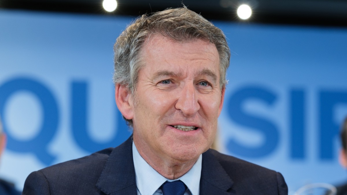 Feijóo, en busca de rumbo entre los calores de julio