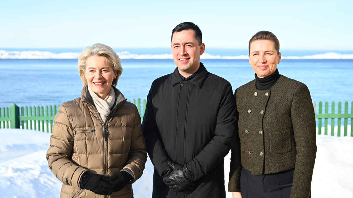 The president of the European Commission, Ursula von der Leyen, visited Greenland in 2024 together with the then prime minister of Greenland, Múte Bourup Egede, and the Danish prime minister, Mette Frederiksen. | European Commission audiovisual service / Dati Bendo